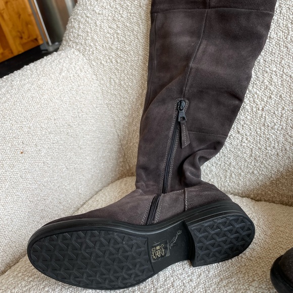 Brand new, never worn MJUS over the knee boots - Picture 4 of 5
